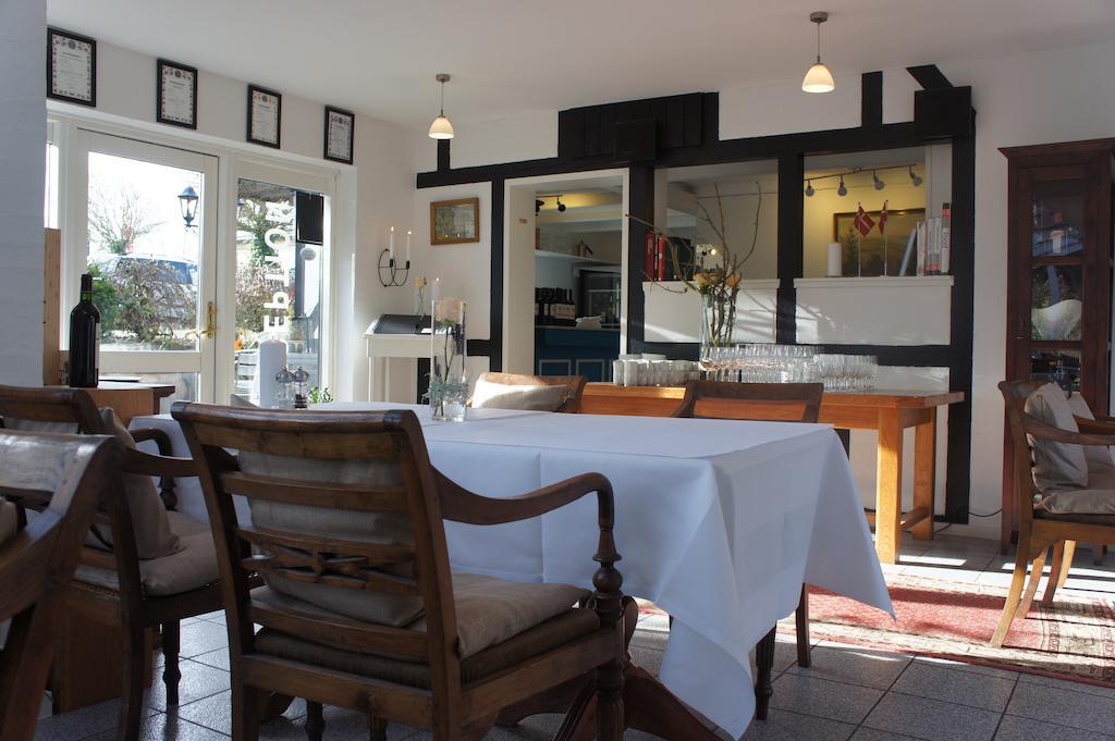 Lyng Dal Hotel Og Restaurant Ry Buitenkant foto