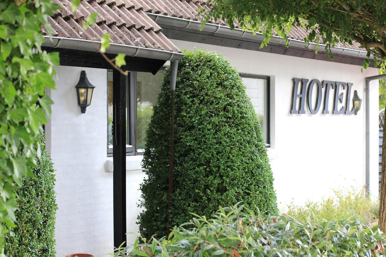 Lyng Dal Hotel Og Restaurant Ry Buitenkant foto